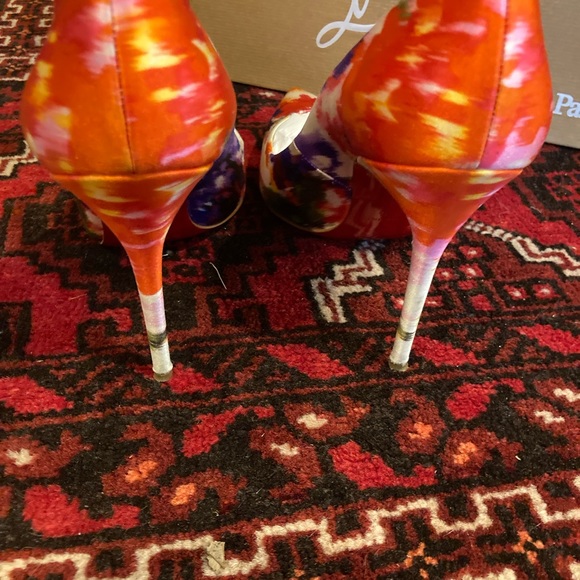 CHRISTIAN LOUBOUTIN Multicolor Print Satin Decollete 554 100 Pumps Heels 37.5 - Picture 5 of 7